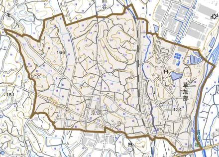 草加部とその周辺の地図。町の範囲を重ねている