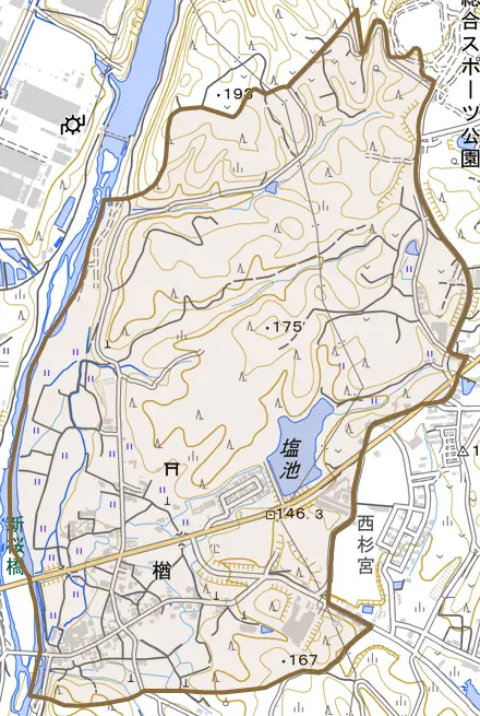 楢とその周辺の地図。町の範囲を重ねている