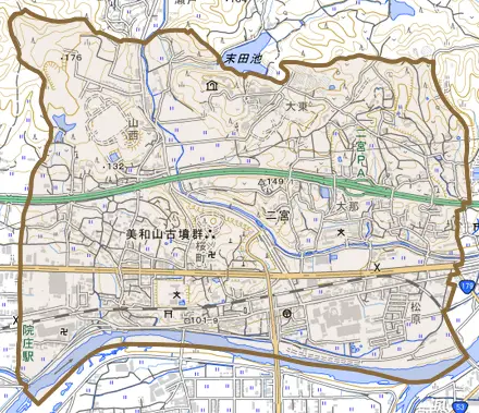 二宮とその周辺の地図。町の範囲を重ねている