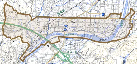 押入とその周辺の地図。町の範囲を重ねている