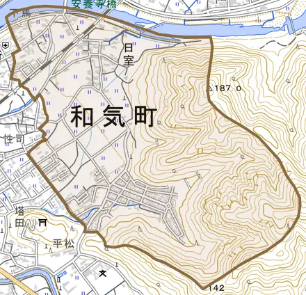 日室とその周辺の地図。町の範囲を重ねている