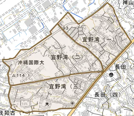 宜野湾とその周辺の地図。町の範囲を重ねている