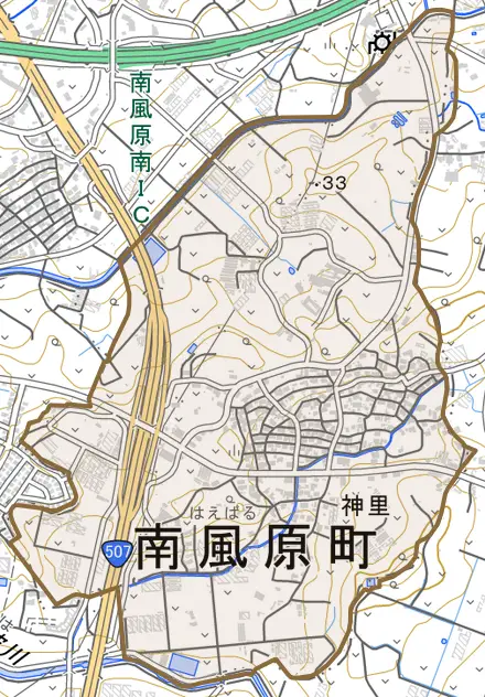 字神里とその周辺の地図。町の範囲を重ねている