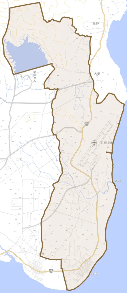 字白保とその周辺の地図。町の範囲を重ねている
