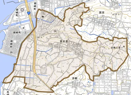 字真栄里とその周辺の地図。町の範囲を重ねている