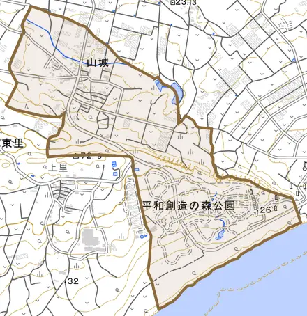 字山城とその周辺の地図。町の範囲を重ねている