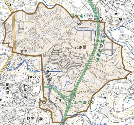 字安谷屋とその周辺の地図。町の範囲を重ねている