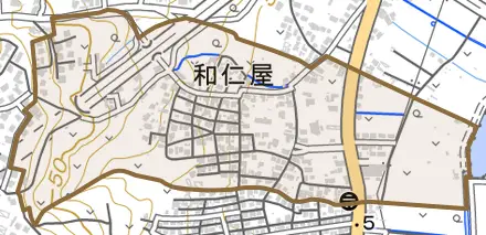 字和仁屋とその周辺の地図。町の範囲を重ねている