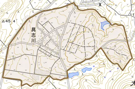 字具志川とその周辺の地図。町の範囲を重ねている