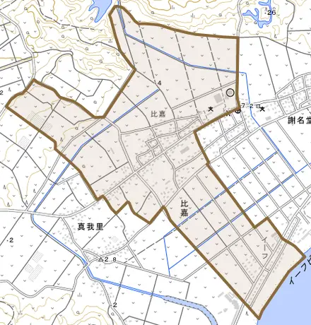 字比嘉とその周辺の地図。町の範囲を重ねている