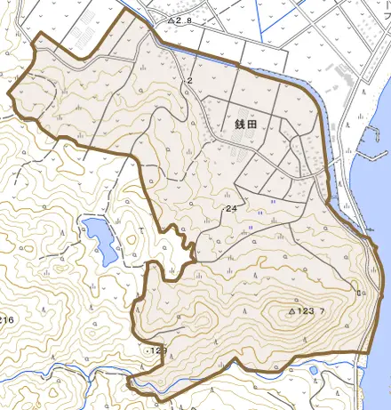 字銭田とその周辺の地図。町の範囲を重ねている