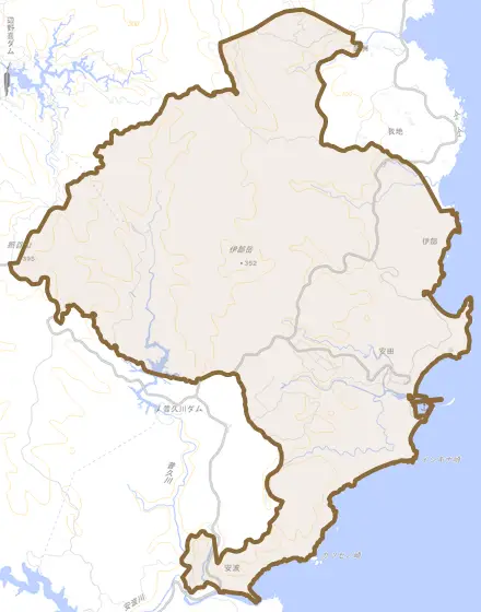 字安田とその周辺の地図。町の範囲を重ねている