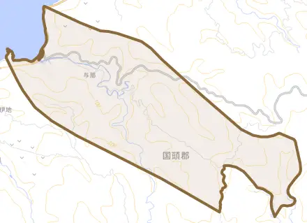 字与那とその周辺の地図。町の範囲を重ねている