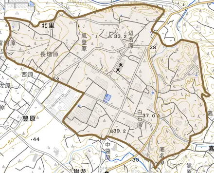 字北里とその周辺の地図。町の範囲を重ねている