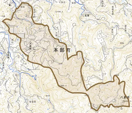 字大嘉陽とその周辺の地図。町の範囲を重ねている