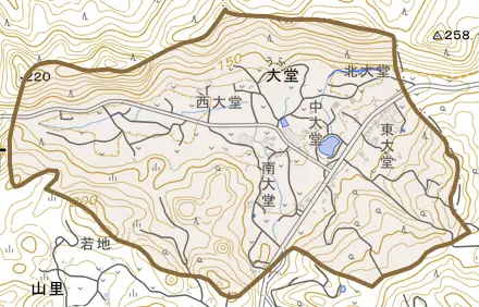 字大堂とその周辺の地図。町の範囲を重ねている