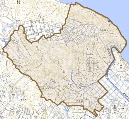 字古我知とその周辺の地図。町の範囲を重ねている