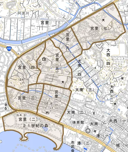 宮里とその周辺の地図。町の範囲を重ねている