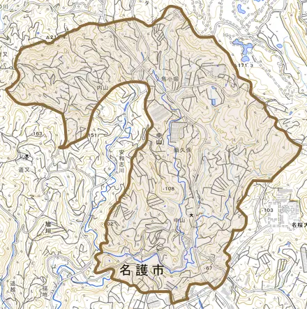 字中山とその周辺の地図。町の範囲を重ねている