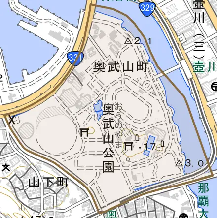 奥武山町とその周辺の地図。町の範囲を重ねている