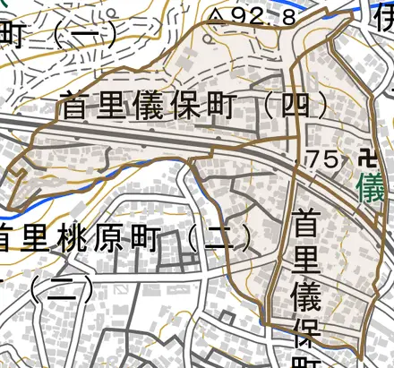 首里儀保町とその周辺の地図。町の範囲を重ねている