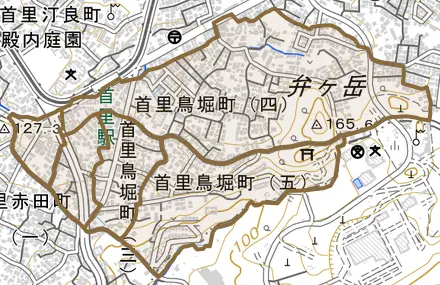 首里鳥堀町とその周辺の地図。町の範囲を重ねている
