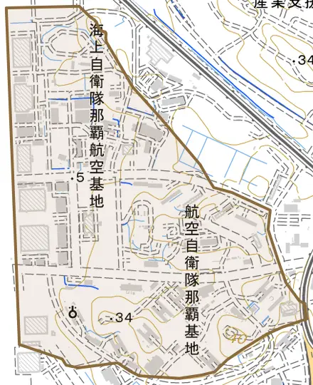 字当間とその周辺の地図。町の範囲を重ねている
