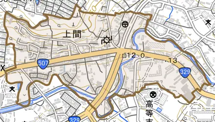 字上間とその周辺の地図。町の範囲を重ねている