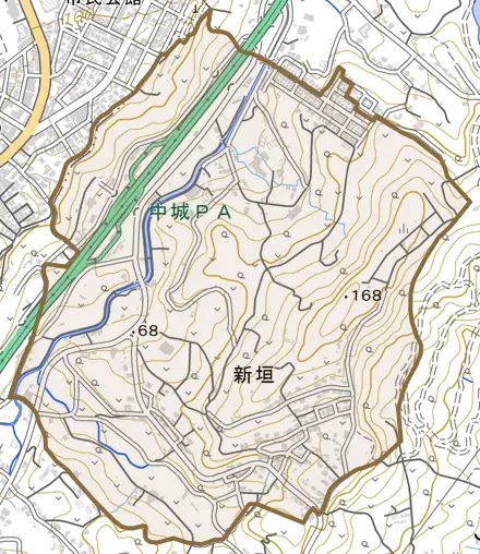 字新垣とその周辺の地図。町の範囲を重ねている