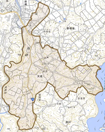 字天底とその周辺の地図。町の範囲を重ねている