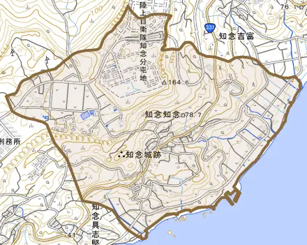 知念とその周辺の地図。町の範囲を重ねている
