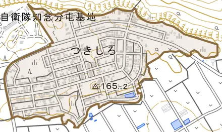 字つきしろとその周辺の地図。町の範囲を重ねている