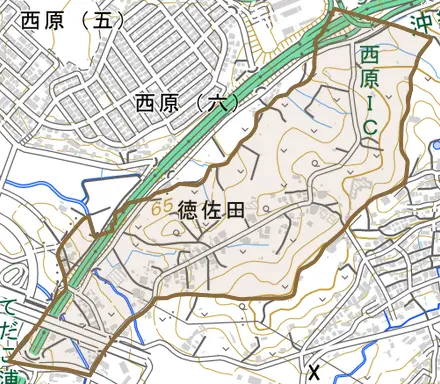 字徳佐田とその周辺の地図。町の範囲を重ねている