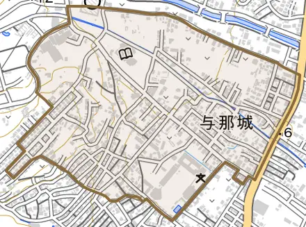 字与那城とその周辺の地図。町の範囲を重ねている
