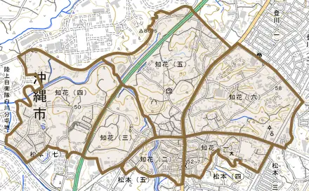知花とその周辺の地図。町の範囲を重ねている