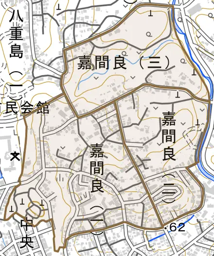 嘉間良とその周辺の地図。町の範囲を重ねている