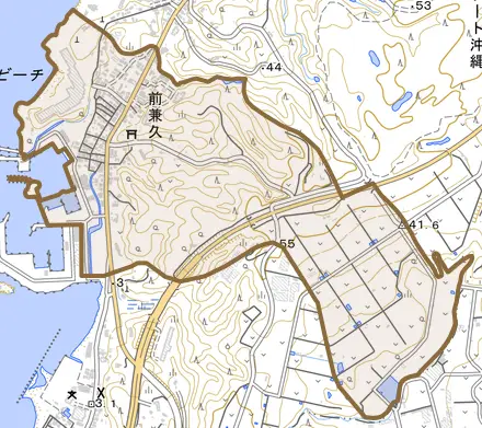 字前兼久とその周辺の地図。町の範囲を重ねている