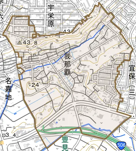 字我那覇とその周辺の地図。町の範囲を重ねている