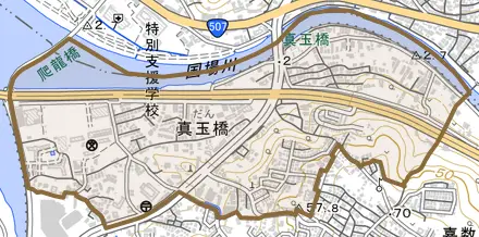 字真玉橋とその周辺の地図。町の範囲を重ねている