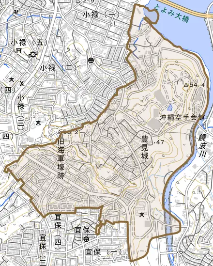 字豊見城とその周辺の地図。町の範囲を重ねている