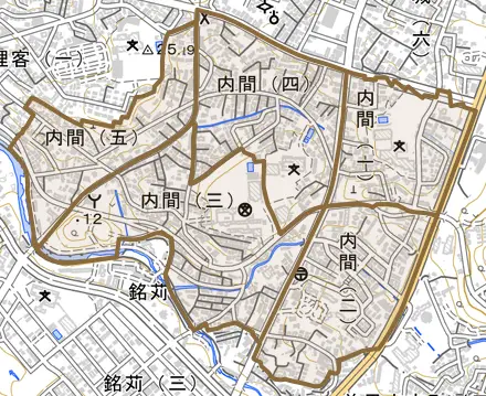 内間とその周辺の地図。町の範囲を重ねている