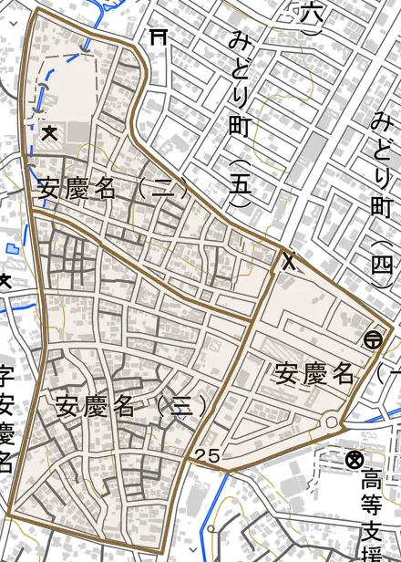 安慶名とその周辺の地図。町の範囲を重ねている