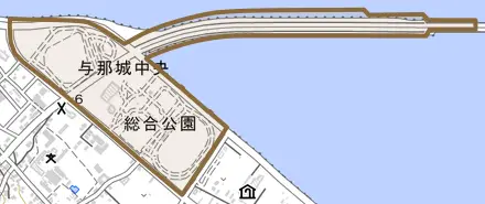 与那城中央とその周辺の地図。町の範囲を重ねている