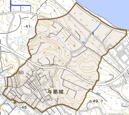 与那城とその周辺の地図。町の範囲を重ねている