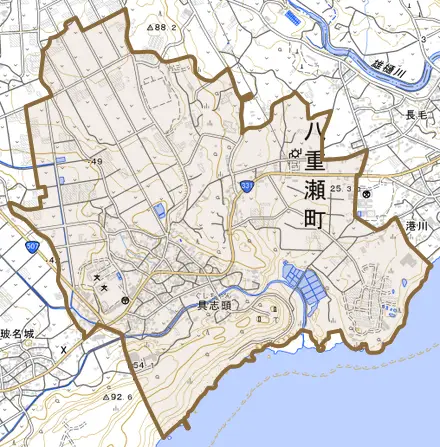 字具志頭とその周辺の地図。町の範囲を重ねている