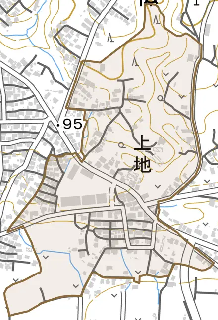 字上地とその周辺の地図。町の範囲を重ねている