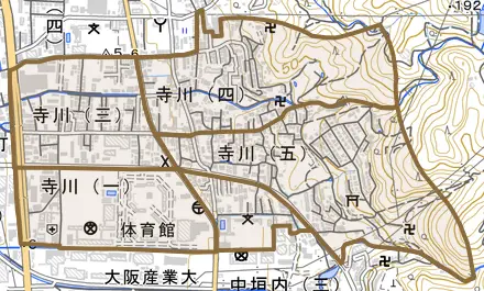 寺川とその周辺の地図。町の範囲を重ねている