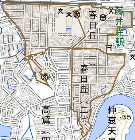 春日丘とその周辺の地図。町の範囲を重ねている