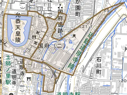 国府とその周辺の地図。町の範囲を重ねている