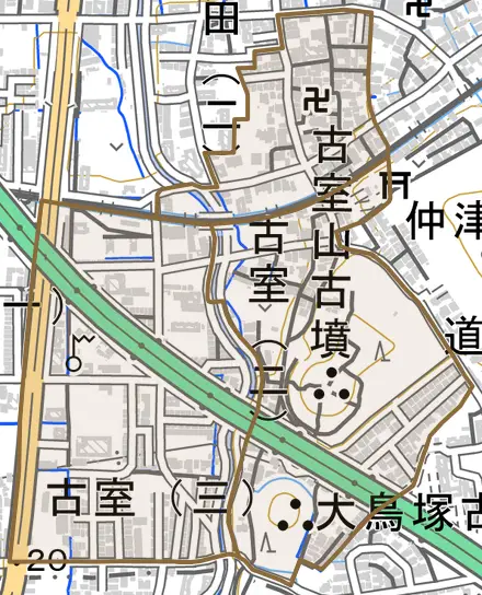 古室とその周辺の地図。町の範囲を重ねている